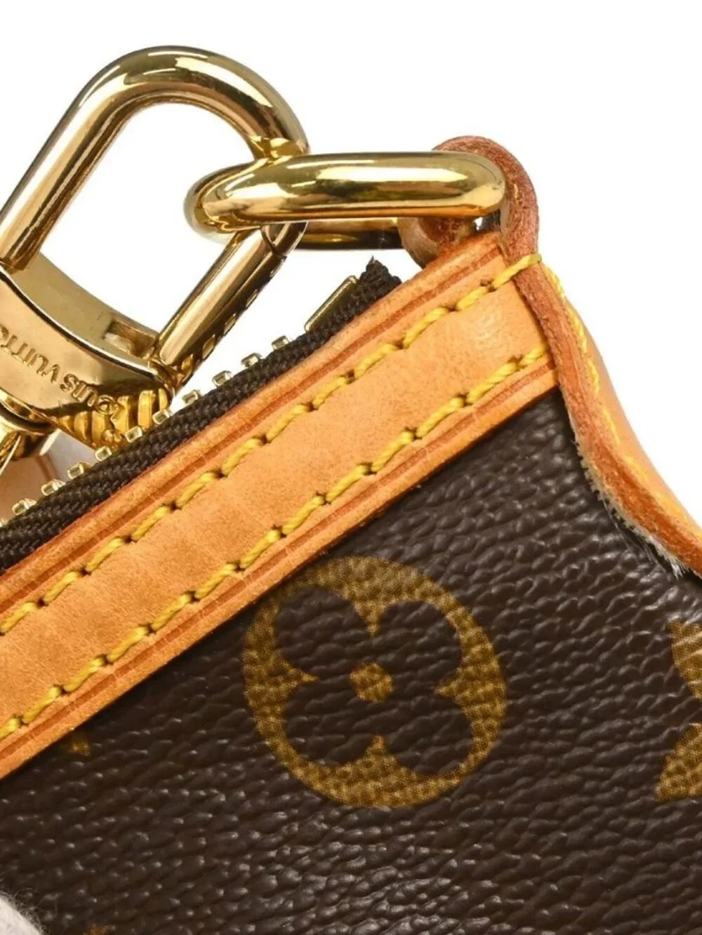 Louis Vuitton outside 	ab